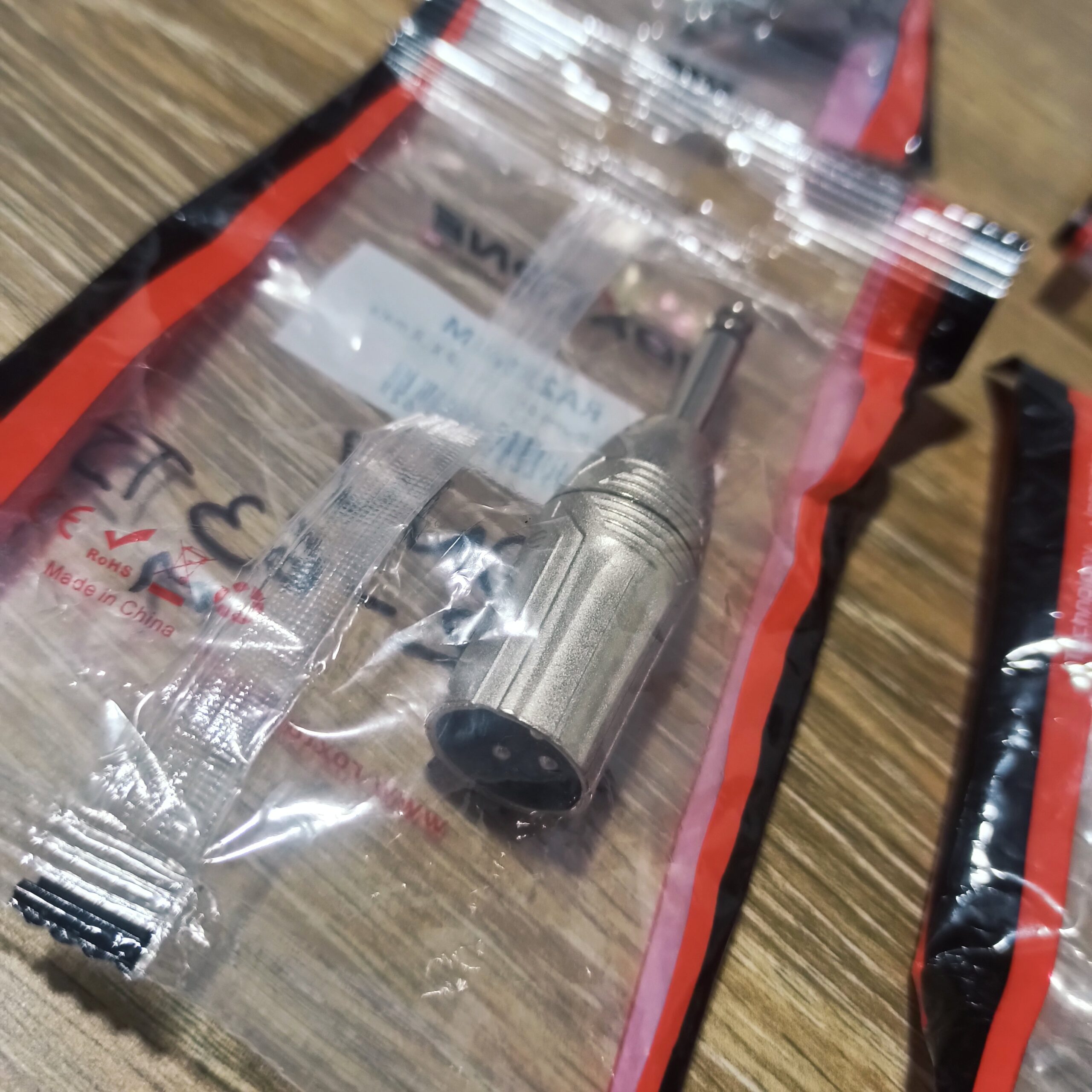 Convertidor XLR - 6.3mm TS, M-M Metalico, Roxtone