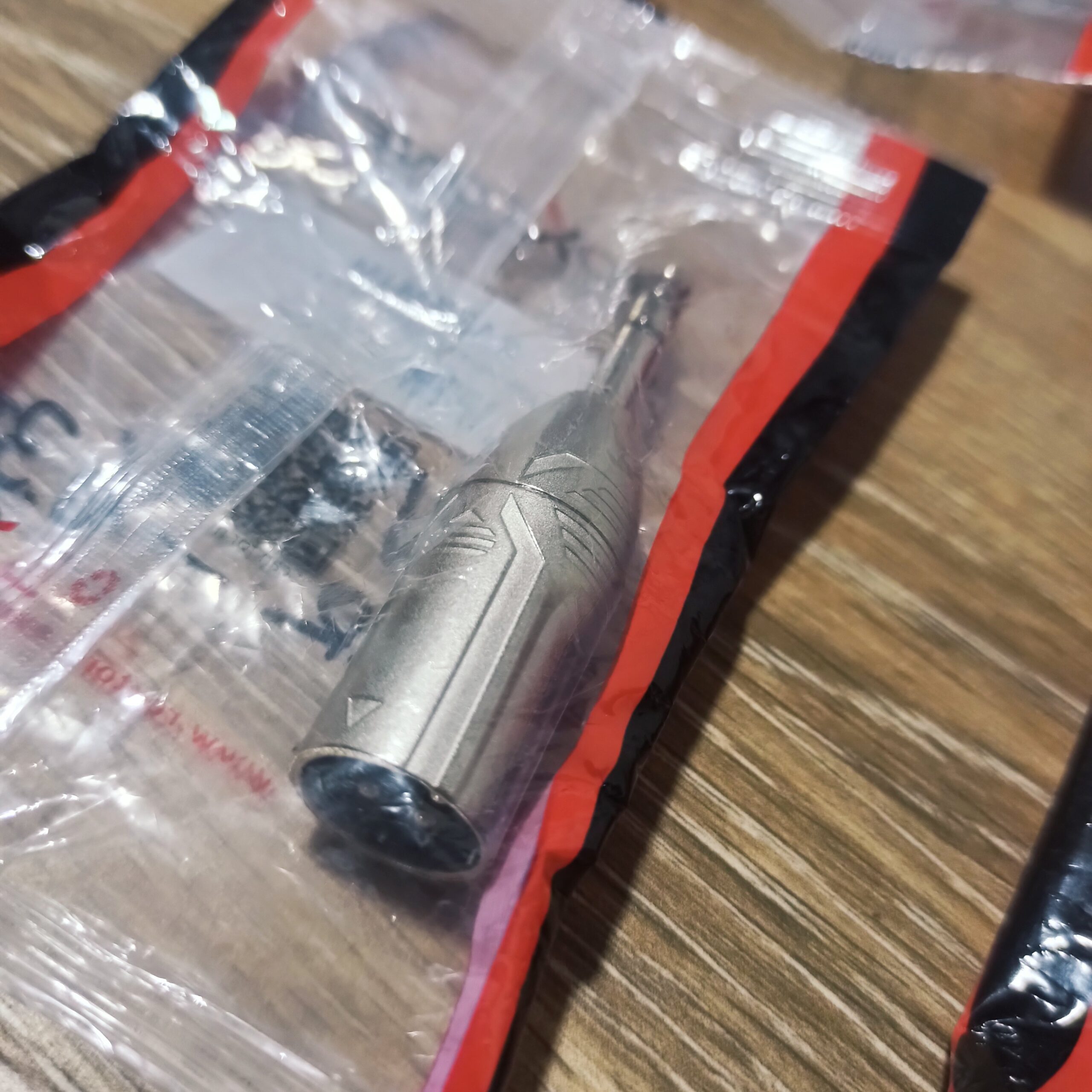 Convertidor XLR - 6.3mm TRS, M-M Metalico, Roxtone